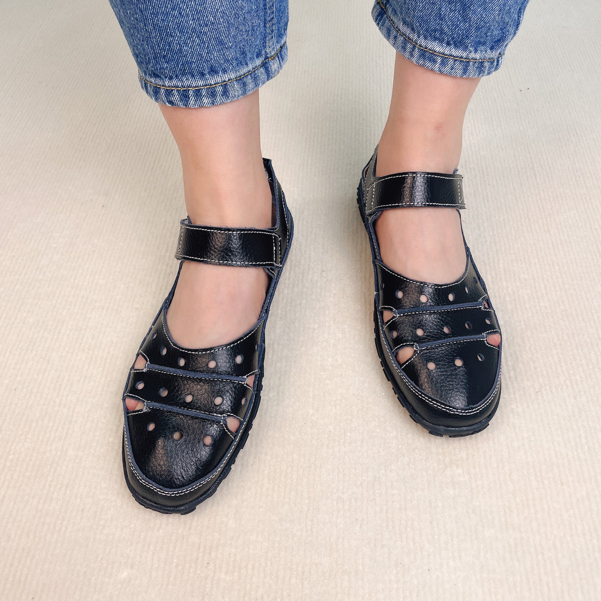 Grace™- Hollow Hook Flat Sandals — Open-Toe